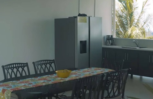 Palma Quemada Apartamento | Diamonds in the Mountain- 3-Suites with Ocean View in one!