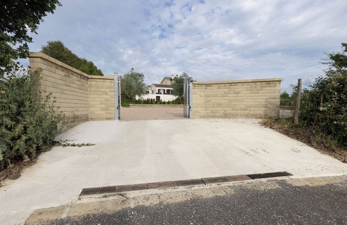 Tragliatella Apartamento | Diana studio apartment, fully equipped, in a relaxing corner of greenery