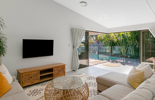 Casuarina Apartamento | Dianella Dream - 4BR Pet-Friendly Home with Pool