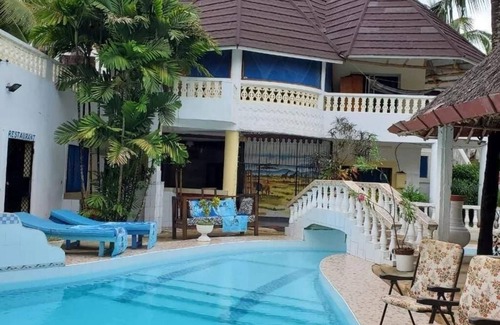 Galu Casa | Diani Beach Luxury Retreat With 5 Bedrooms