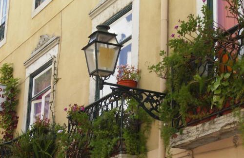 Encarnacao Hostal | Dias e Dominguez