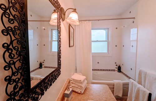 Historic Old Town Cama Y Desayuno | Dicksons Family Suite B&B