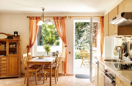Krummsee Apartamento | Die Ferienwohnung 04 Sonnenschein has a fanced South-West Terrass