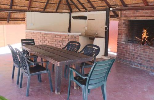 Bela-Bela Casa | Die Huis - Self Catering