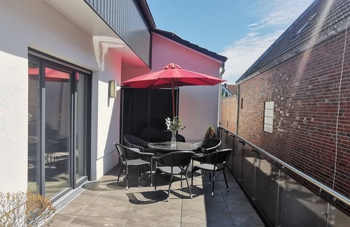 Esens Apartamento | Die Terrassenwohnung " City " Mitten in Esens Verfügt Über 150qm Wohnfläche