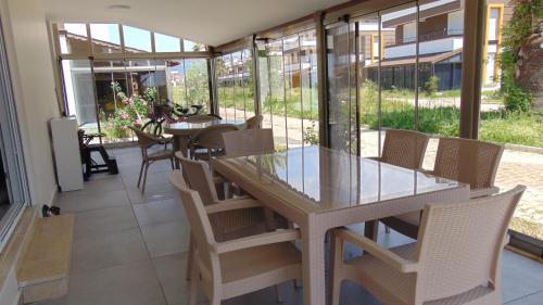 Dikili Complejo | Dikili'de Denize Sıfır Butik Sitede Müstakil Villa