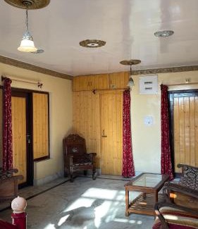 Nishat-Shalimar Cama Y Desayuno | Dilaram Guest House