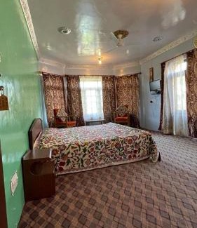 Nishat-Shalimar Cama Y Desayuno | Dilaram Guest House