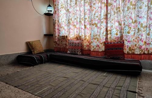 Beltola Hotel | Dillen's Backpackers Inn