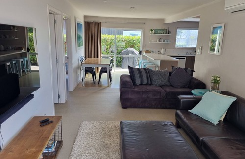 Waihi Beach Casa | Dillon Delight - Waihi Beach Bach