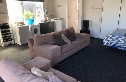 Waihi Beach Casa | Dillon Delight - Waihi Beach Bach