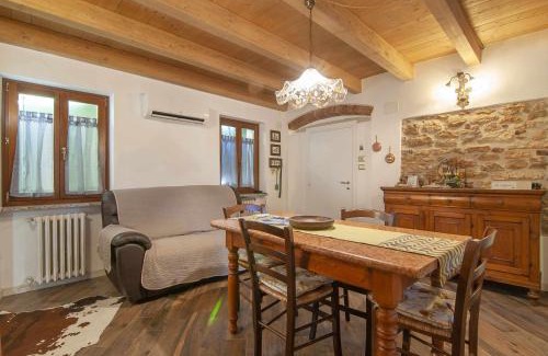 Sant'Ambrogio di Valpolicella Apartamento | Dimora Laura - Romantico con stufa a legno
