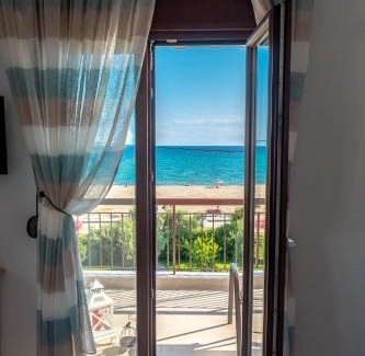 Nea Moudania Apartamento | Dimi Seafront Apartment by Rentals Pro Services - Nea Moudania