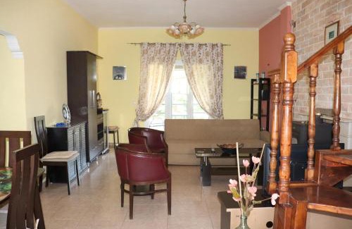 Dafnata Casa | Dimitra