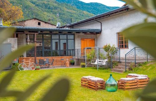 Madonna di Tirano Casa | Dimora Perla di Villa - Historical Wine Retreat near Bernina Express