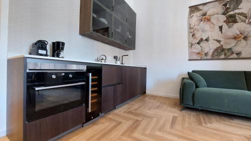 Roman Ghetto Apartamento | Dimora San Bartolomeo - Design, Panoramic View & Culture