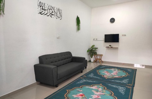 Kampung Beris Chalok Casa | Dina Homestay B