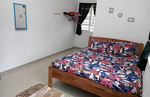 Kampung Beris Chalok Casa | Dina Homestay B