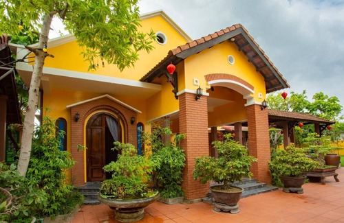 Huong Thuy Casa | Dinh Villa | 5Broom | 6 baños | BigGarden 850m2 | 3 minutos al centro