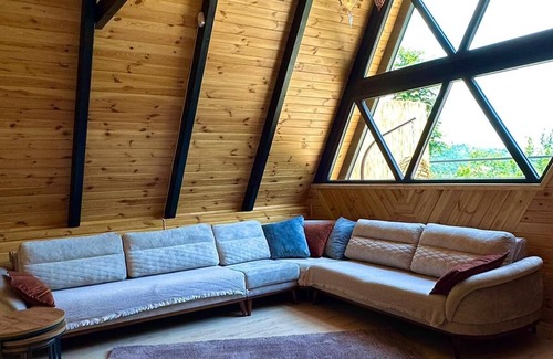 Sapanca Casa | Dinlendirici ve Lüks Tatil Deneyimi: Havuzlu Jakuzili Bungalovumuzu Keşfedin!"