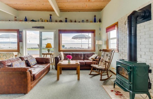 Clinton Casa | Dinnsen's Den