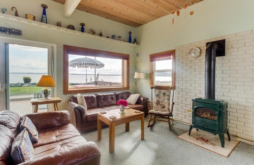 Clinton Casa | Dinnsen's Den