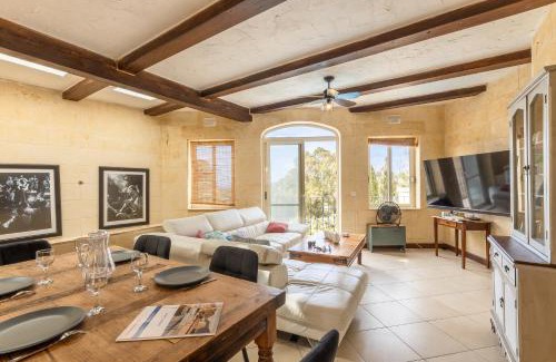 Ta' Għammar Casa | Dionisia Gozitan Villa and Pool Gozo - Happy Rentals