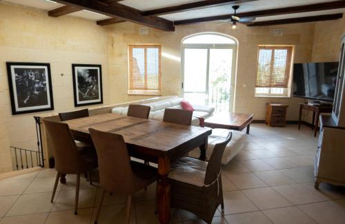 Ta' Għammar Casa | Dionisia Holiday Home