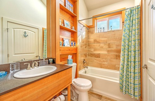 Ocean Shores Cabaña | Sumerge tus pies arenosos en el Océano Pacífico en Ocean Shores