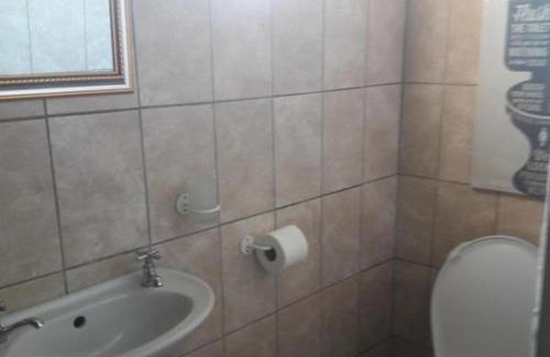 Moses Kotane Casa | Diphororo guest house