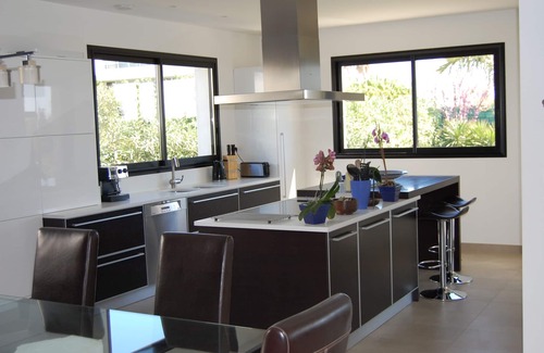 Sete Villa | Acceso directo a la playa, piscina, 8 personas, villa moderna de 5 estrellas.