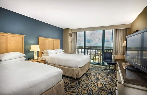 Brush - Stewarts Complejo | Direct Beach Access! City View Unit, 2 Pools!