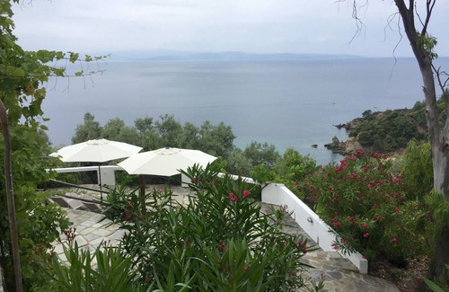 Kanapitsa Villa | Acceso directo a la playa y vistas impresionantes.