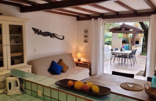 Pinarellu Apartamento | área directo a la playa, amplia terraza, cocina exterior, equipamiento de alto nivel, horno de pizza