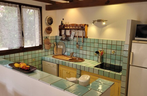 Pinarellu Apartamento | área directo a la playa, amplia terraza, cocina exterior, equipamiento de alto nivel, horno de pizza