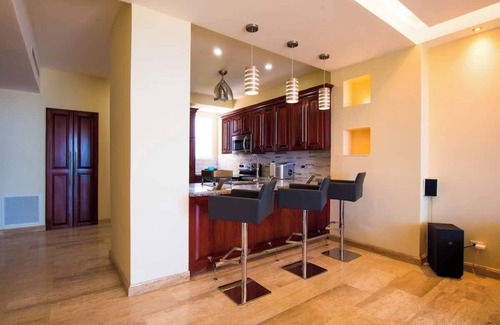 Barrio Los Faroles Apartamento | Direct Beach Front Ocean View on 7th Floor