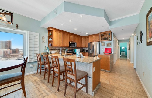 Orange Beach Condominio | Direct Beach Front, Amazing View, West End Corner Unit!