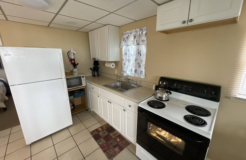 Englewood Apartamento | Direct Beachfront Unit-Ground Level-Walking Distance to all Bars and Restaurants