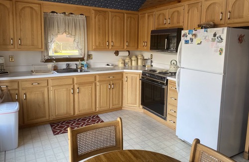 Acton Casa | Direct Lake frontage yet close to beaches