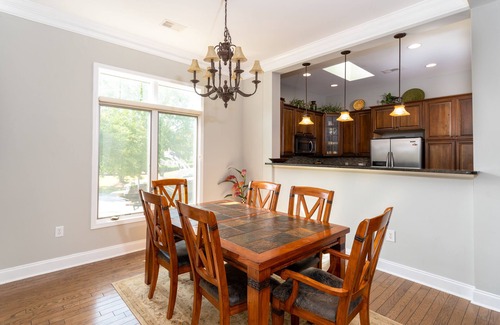Saxony Forest Casa | Completamente remodelado (2019) a orillas del lago directamente en el lago Keowee