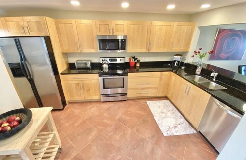 Hutchinson Island South Condominio | DIRECT OCEAN FRONT ON BEACH! AMAZING OCEAN VIEW, ELEGANT 2BR/2BA Mthly Discount!