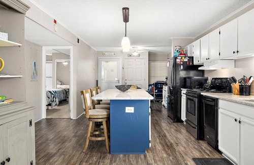 Little Salisbury Condominio | Direct Ocean Views From this 2 Bedroom Sea Terrace Condo with Outdoor Pool!