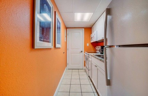 Myrtle Beach Complejo | Direct oceanfront, separate bedroom, full kitchen - rates lower than last year !