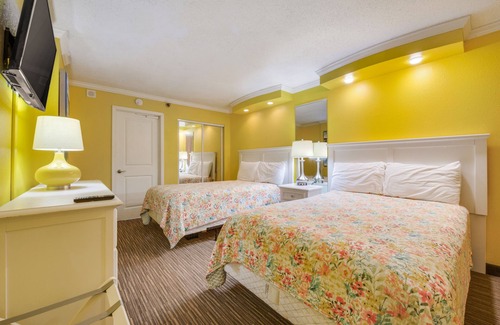 Myrtle Beach Complejo | Direct oceanfront, separate bedroom, full kitchen - rates lower than last year !