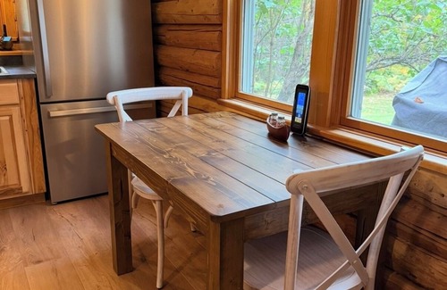 Pittsburg Cabina | Direct trail access cabin in Pittsburg NH Pet friendly & WIFI
