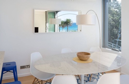 Bronte Apartamento | Directamente frente a las famosas olas de la playa de Bronte con vistas despejadas