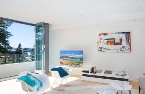 Bronte Apartamento | Directamente frente a las famosas olas de la playa de Bronte con vistas despejadas