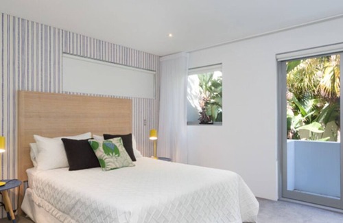 Bronte Apartamento | Directamente frente a las famosas olas de la playa de Bronte con vistas despejadas