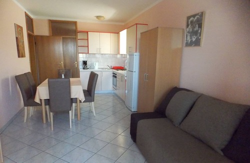 Kustici Apartamento | Primera línea de mar - WiFi gratuito - pisos de 3 habitaciones./ Entreplanta