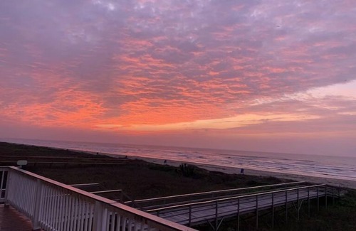 Freeport Casa | Directly on the beach with amazing Gulf & Bay views near fishing and adventures